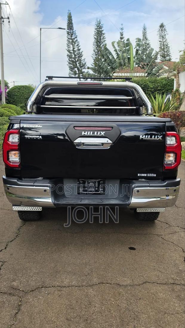 Toyota Hilux Revo Double Cab Deisel 2.4 AWD 2021 Black