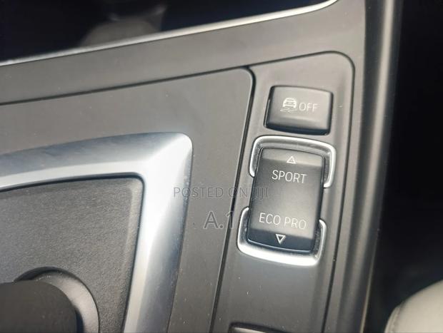BMW 118i 2019 Pearl