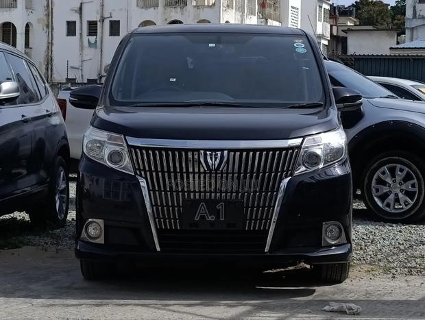 Toyota Esquire 2018 Matt Black
