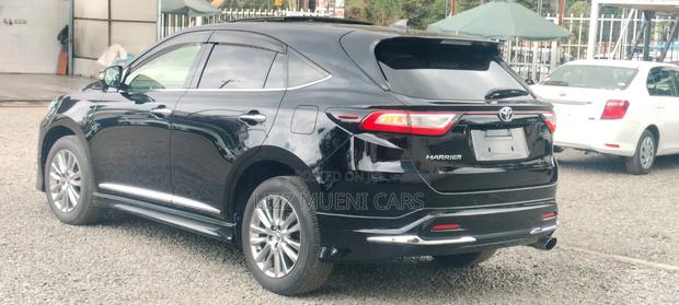 Toyota Harrier 2.0 2018 Black