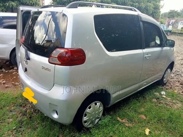 Toyota Porte 2009 Silver