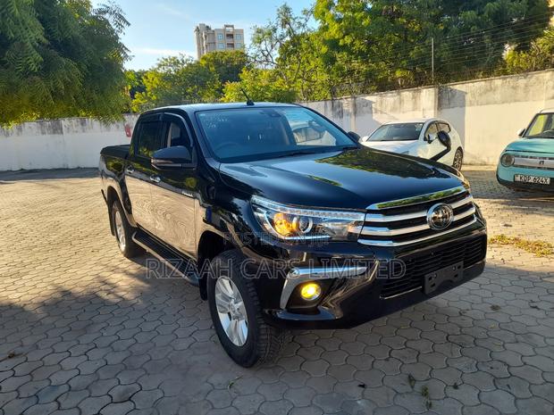 Toyota Hilux Revo Double Cab Deisel 2.4 AWD 2019 Black