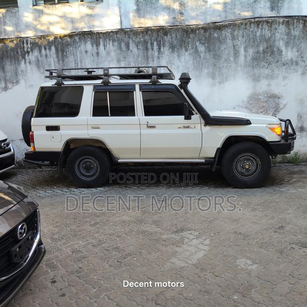 Toyota Land Cruiser 2019 White