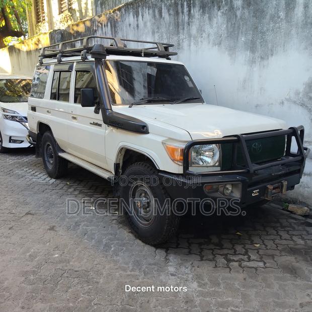 Toyota Land Cruiser 2019 White