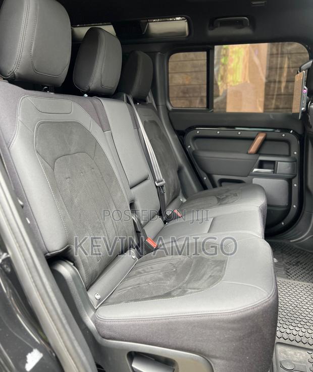 Land Rover Defender 2022 Black