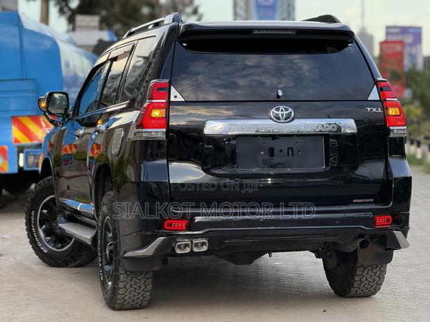 Toyota Land Cruiser Prado 2.7 2020 Black