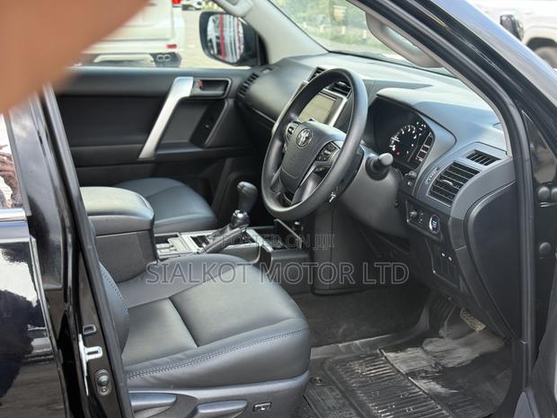Toyota Land Cruiser Prado 2.7 2020 Black