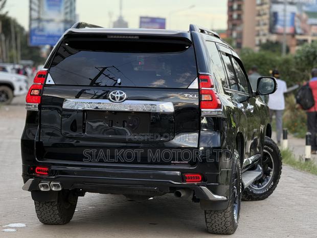 Toyota Land Cruiser Prado 2.7 2020 Black