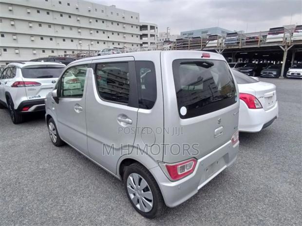 Suzuki Wagon R 2021 Silver