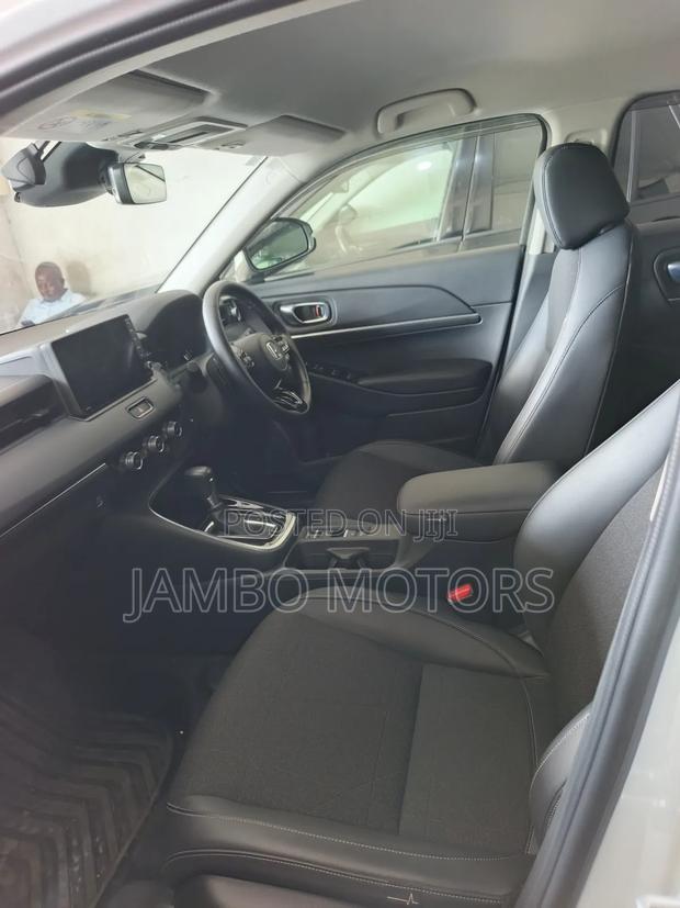 Honda Vezel 1.5 Hybrid 2WD 2021 White