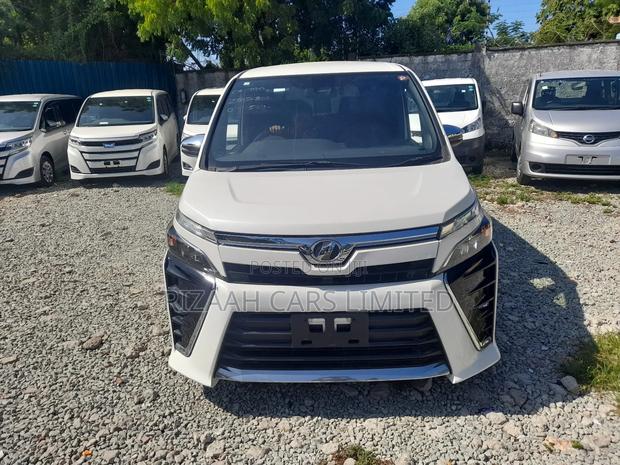 Toyota Voxy 2019 White