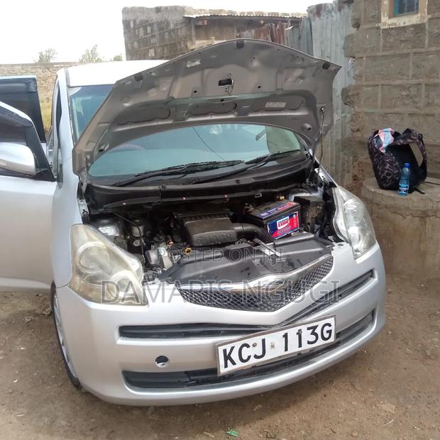 Toyota Ractis 2009 Silver