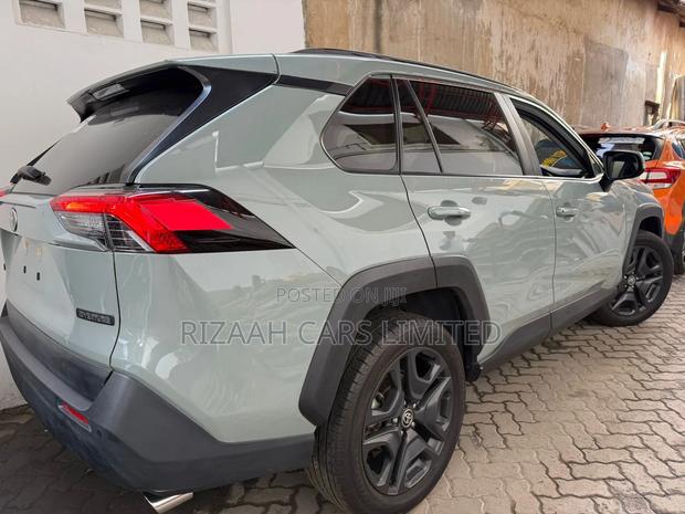 Toyota RAV4 Adventure AWD 2020 Green