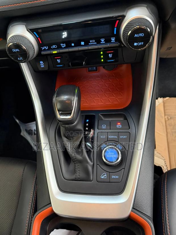 Toyota RAV4 Adventure AWD 2020 Green