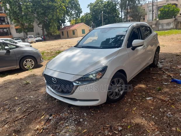 Mazda 2 2019 White