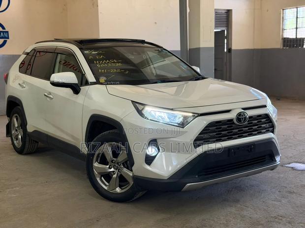 Toyota RAV4 2019 White