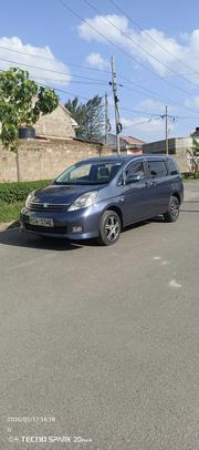 Toyota ISIS 2006 Gray for sale