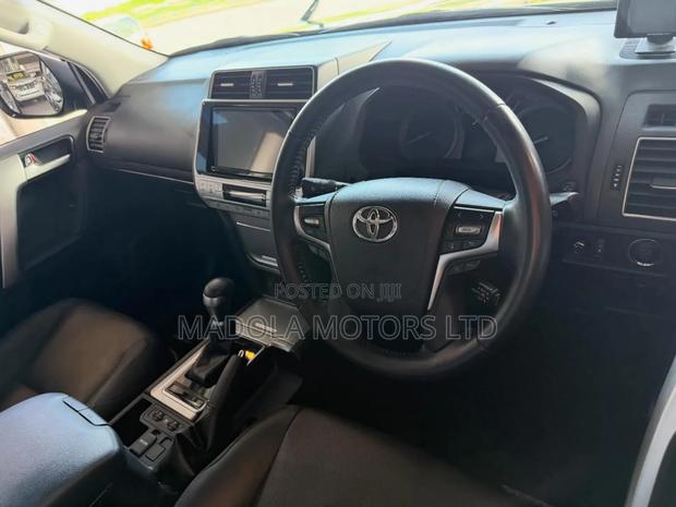 Toyota Land Cruiser Prado 2.7 2019 Black