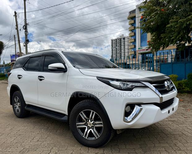 Toyota Fortuner 2019 White