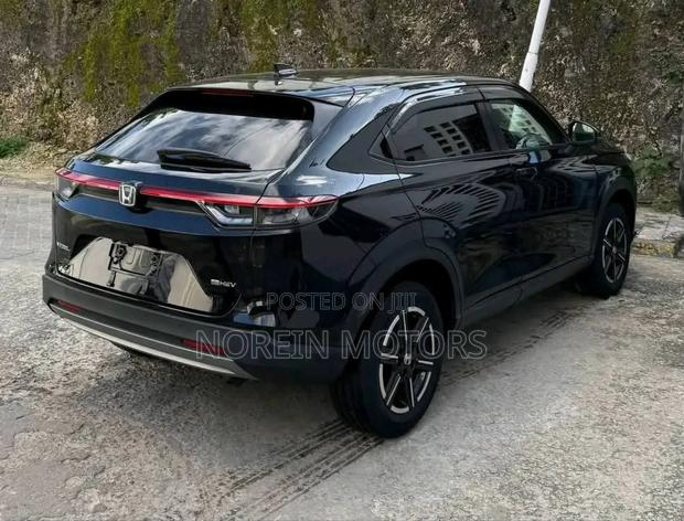 Honda Vezel 2018 Matt Black
