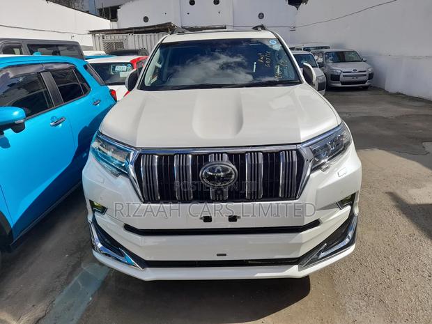 Toyota Land Cruiser Prado 2.8 2018 White