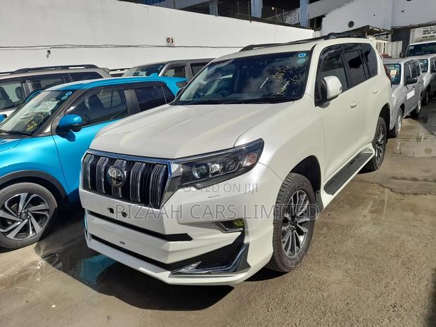 Toyota Land Cruiser Prado 2.8 2018 White