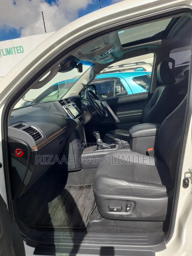 Toyota Land Cruiser Prado 2.8 2018 White