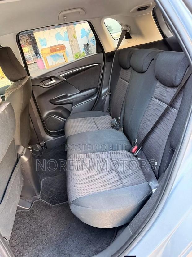Honda Fit 2018 Silver