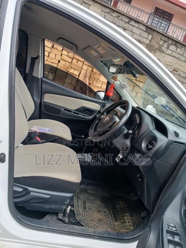Toyota Vitz 1.0 FWD 5dr 2016 White