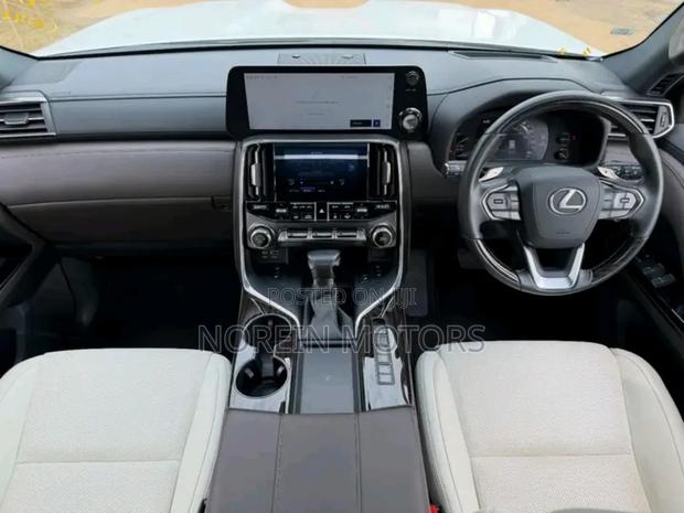 Lexus LX 2020 Pearl