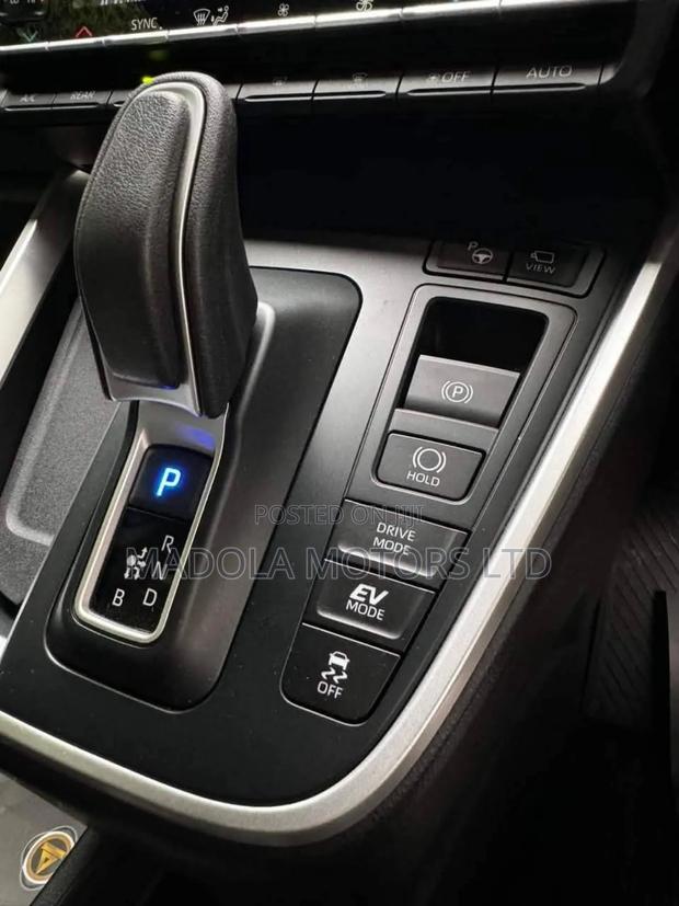 Toyota Noah 1.8 FWD Hybrid (7 seater) 2020 Black