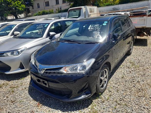 Toyota Corolla Fielder 1.5 Hybrid FWD 2018 Black