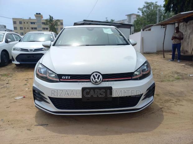 Volkswagen Golf GTI 2.0T S 2018 White