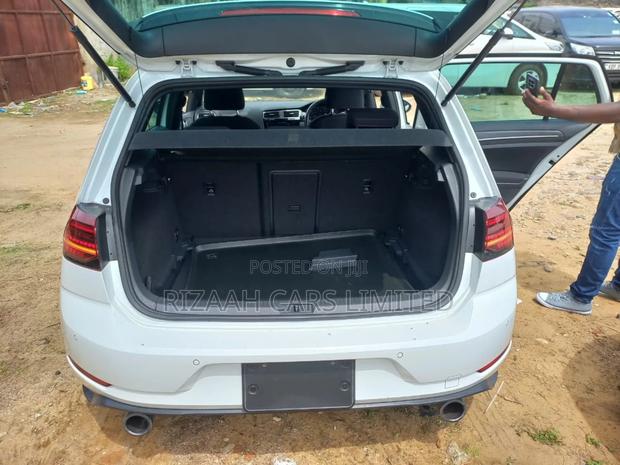 Volkswagen Golf GTI 2.0T S 2018 White