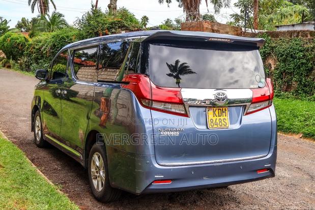 Toyota Alphard 2.4 Petrol AWD 2015 Blue