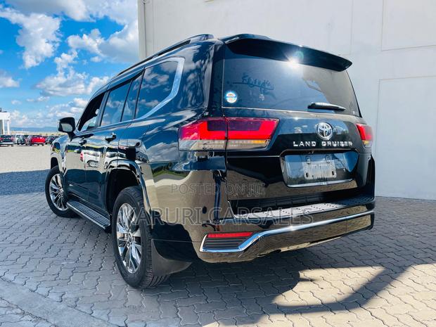 Toyota Land Cruiser 2023 Black