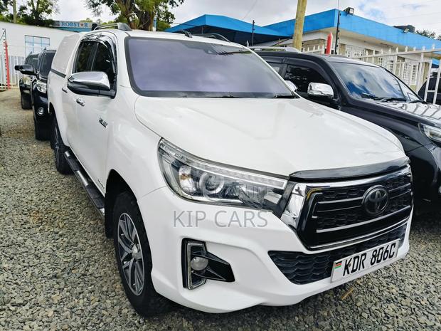 Toyota Hilux SR5 4x4 2019 White