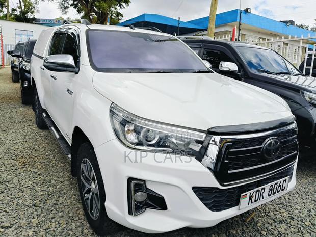 Toyota Hilux SR5 4x4 2019 White