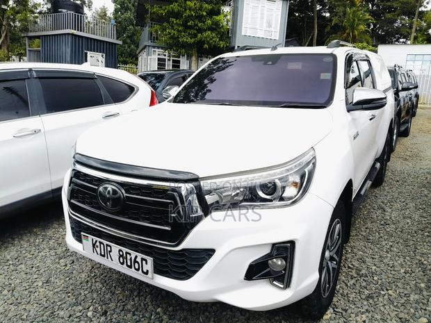 Toyota Hilux SR5 4x4 2019 White