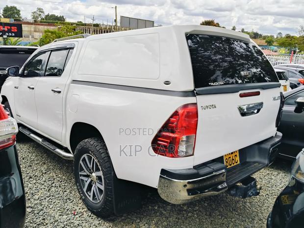 Toyota Hilux SR5 4x4 2019 White