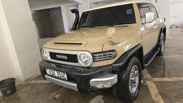 Toyota FJ Cruiser 2017 Beige