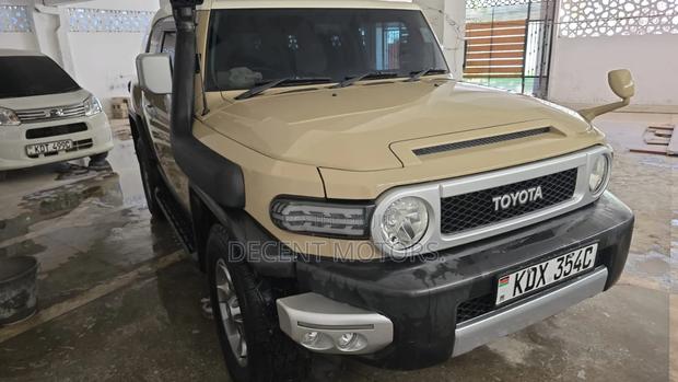 Toyota FJ Cruiser 2017 Beige