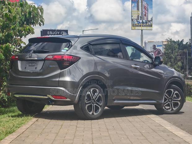 Honda Vezel 1.5 2WD 172 hp 2019 Gray