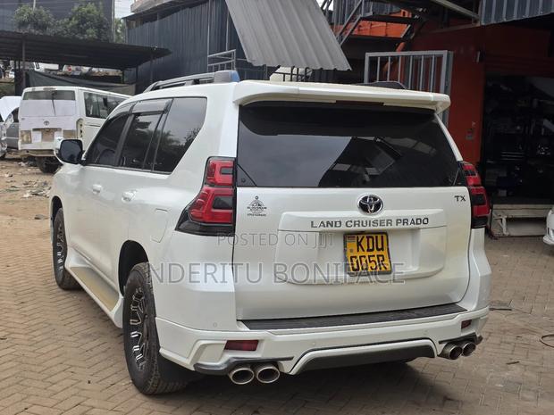Toyota Land Cruiser Prado 2.7 2019 White