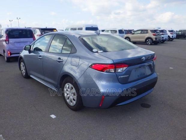 Toyota Corolla XLE (1.8L 4cyl 2A) 2019 Blue