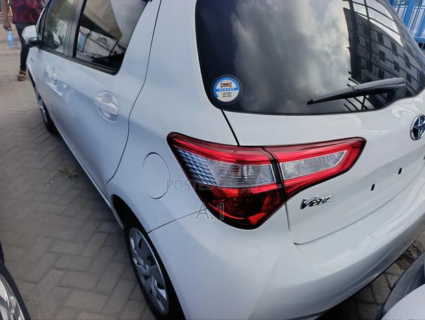 Toyota Vitz 1.3 FWD 5dr 2019 Pearl