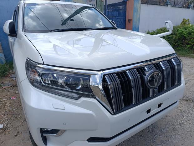 Toyota Land Cruiser Prado 2.7 2019 White
