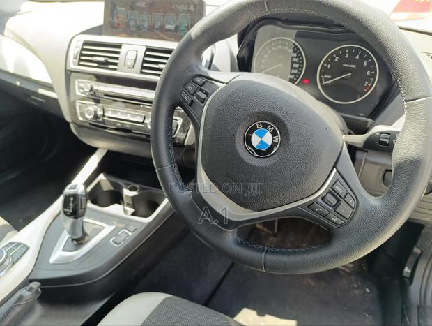 BMW 118i 2019 Silver