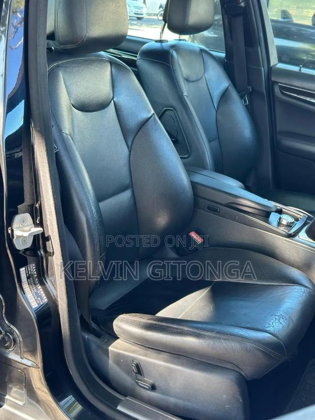 Mercedes-Benz C200 2011 Black