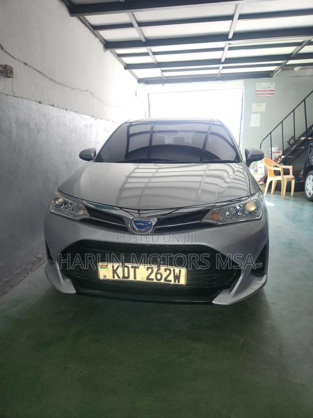 Toyota Axio 2018 Silver